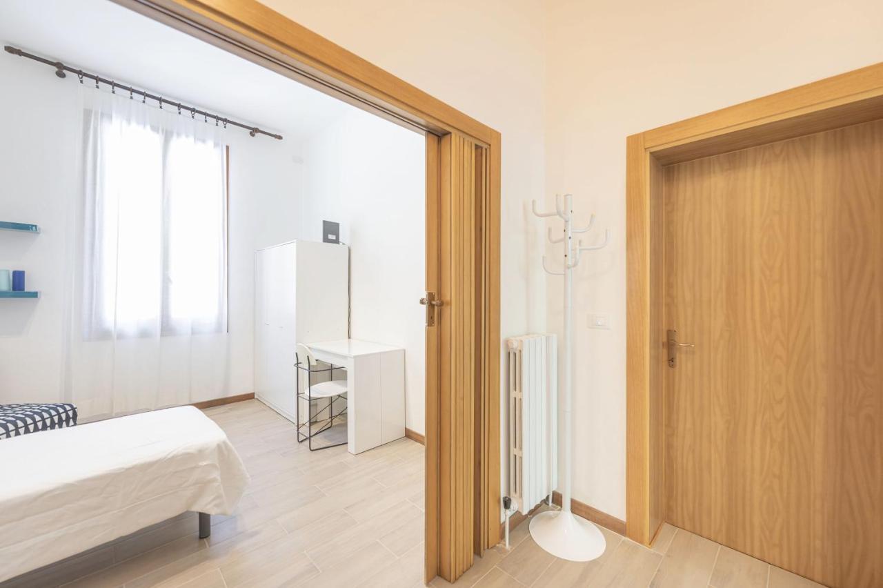 Arte E Cinema - 10 Min Da Venezia Apartamento Mestre Exterior foto